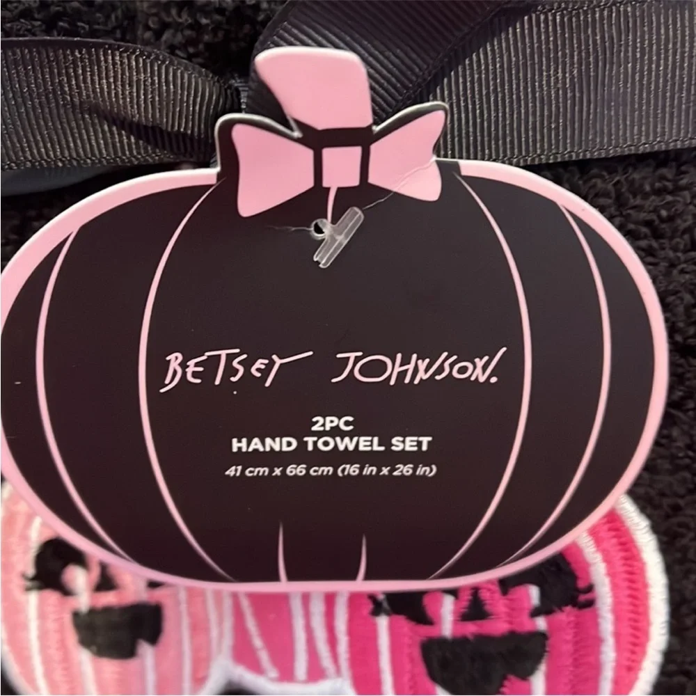 Betsey Johnson Halloween Hand Towel Set Pumpkins Embroidered Black Pink 2 Pk